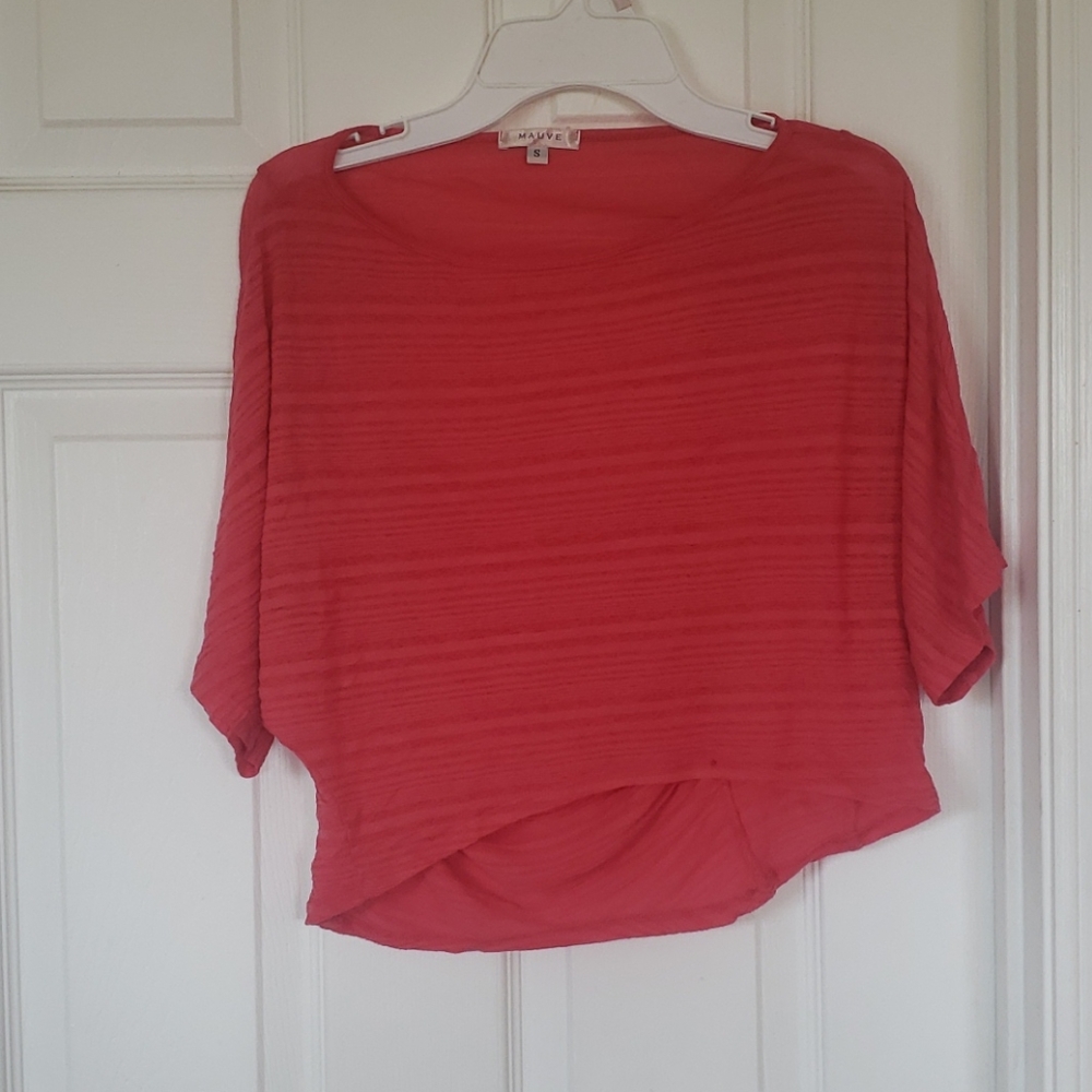 Lightweight crop top